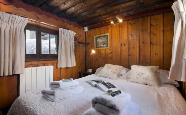 Stephen's Mazot, Chamonix, Double Bedroom